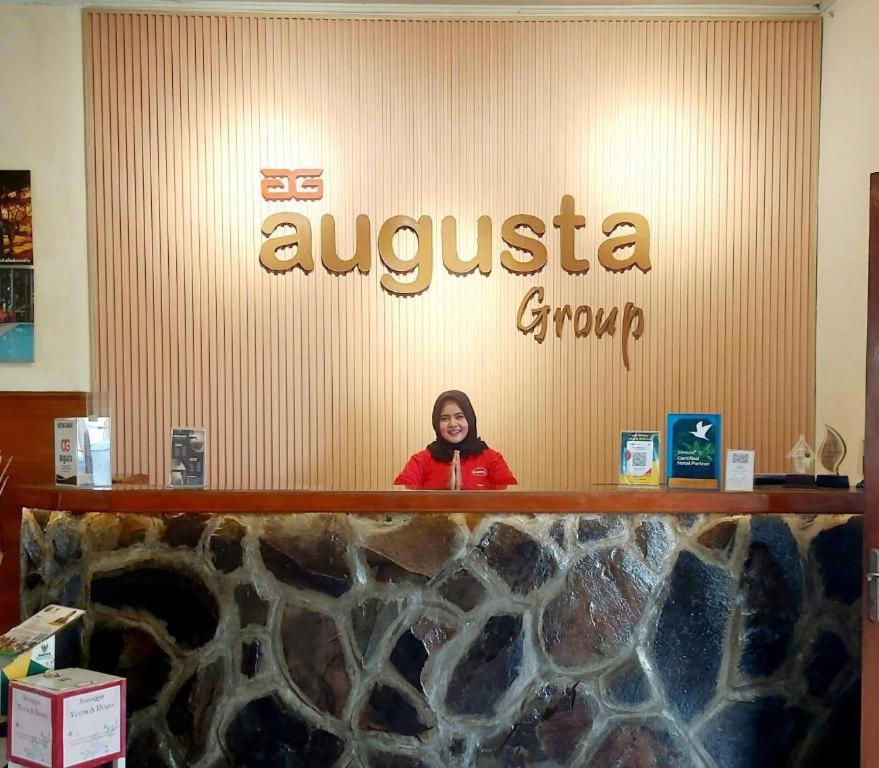 Augusta Sukabumi Hotel Exterior photo