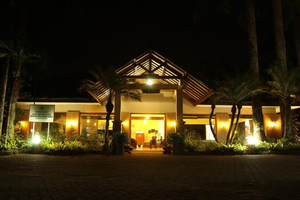 Hotel Augusta Sukabumi Exterior photo