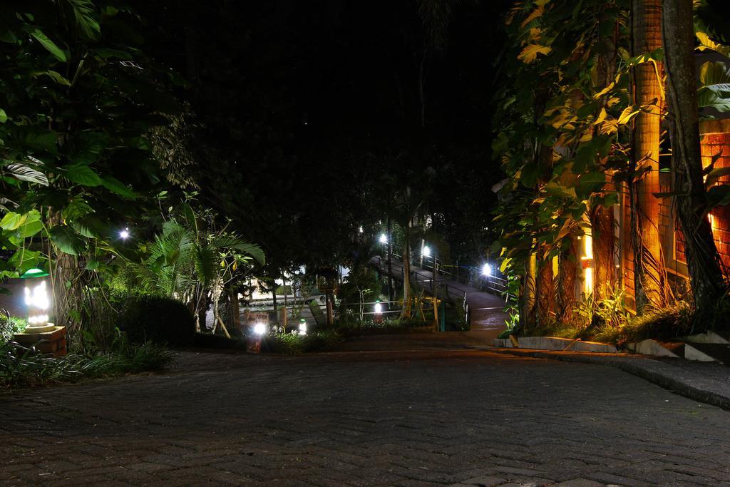 Hotel Augusta Sukabumi Exterior photo